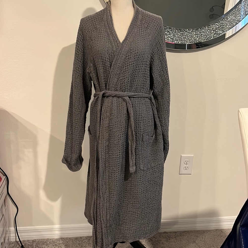 Snows Charcoal grey honeycomb spa robe size small